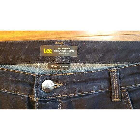 Lee Jeans Women’s Size 18M High Rise Relaxed Fit Straight Leg Instantly Slims - Picture 8 of 16